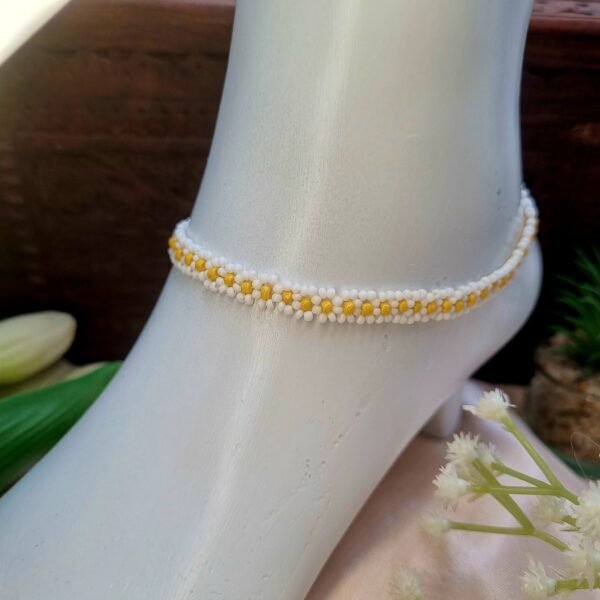 "Sunshine Daisy" White & Yellow Floral Anklet